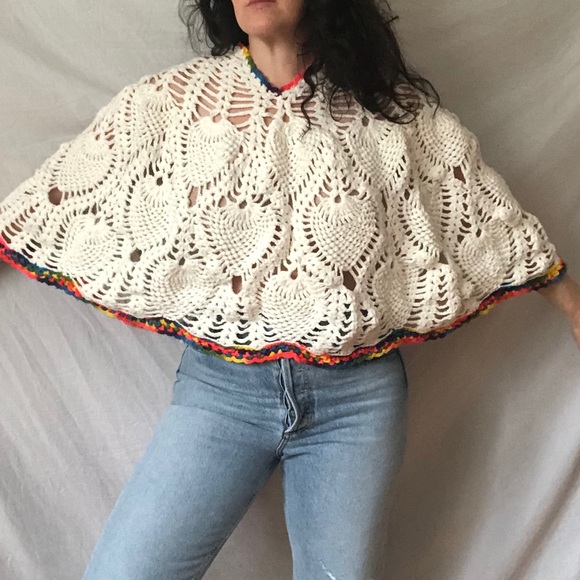 Vtg Granny Square Crocheted Poncho White + Rainbow - Picture 15 of 16